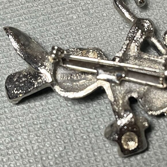 Vntg Peter Rabbit Brooch Rabbit Hat & Cane Silver Brooch Pin 2" Signed Liz-Ann - Picture 8 of 8